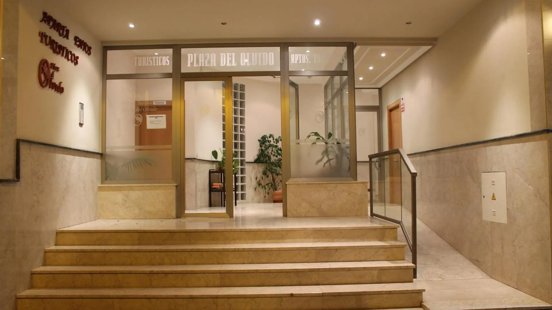 Apartamentos Turisticos Plaza Del Olvido Nerja Lägenhet